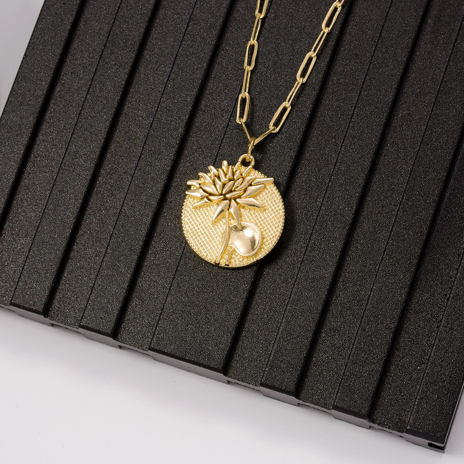 Изящное круглое ожерелье с подвеской в виде монеты ромашки розы лотоса Женская
