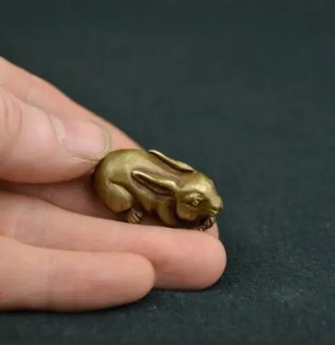 Китайский старинный античный кролик из чистой латуни маленькая статуя кулон |
