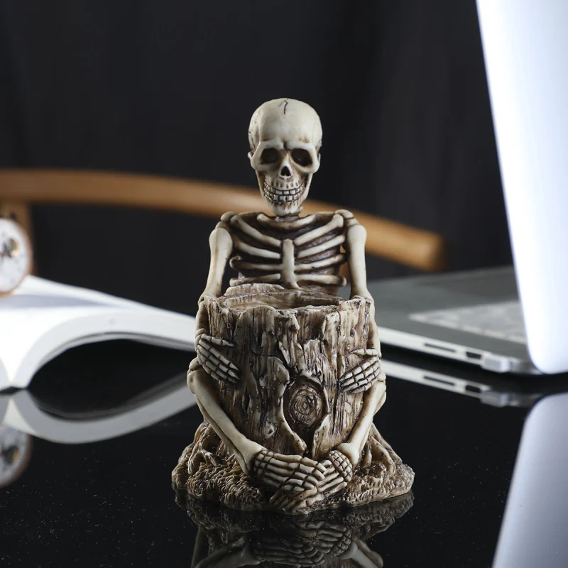 

Fashion Storage Box Desktop Decor Halloween Skull Shaped Figurine Pen Holder Resin Artware for Home Office Accessories