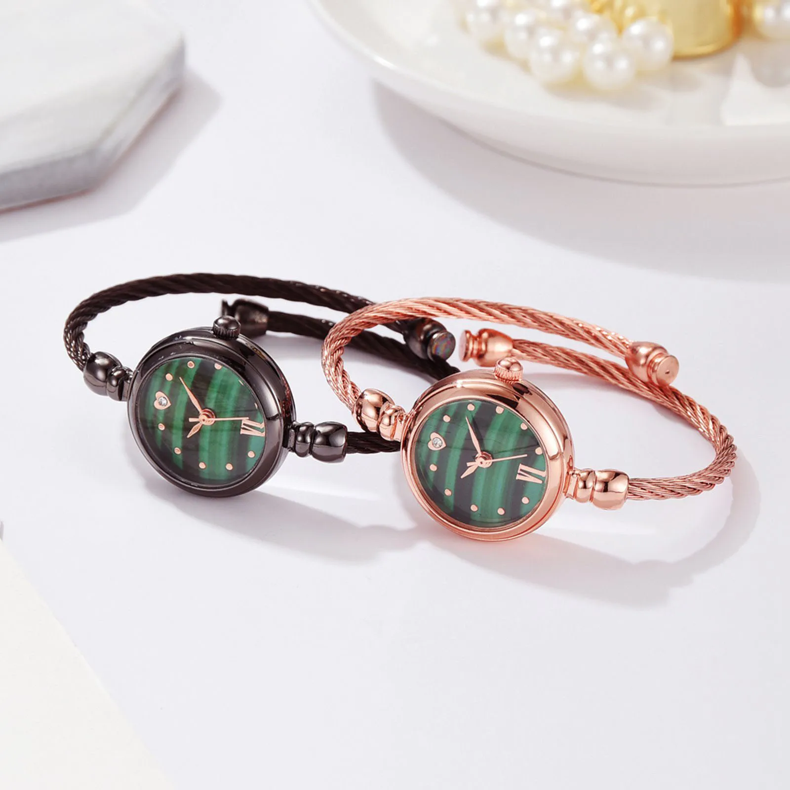 

Ladies Rectangular Face Casual Quartz Alloy Strap Without Buckle Watch montre femme relojes para mujer