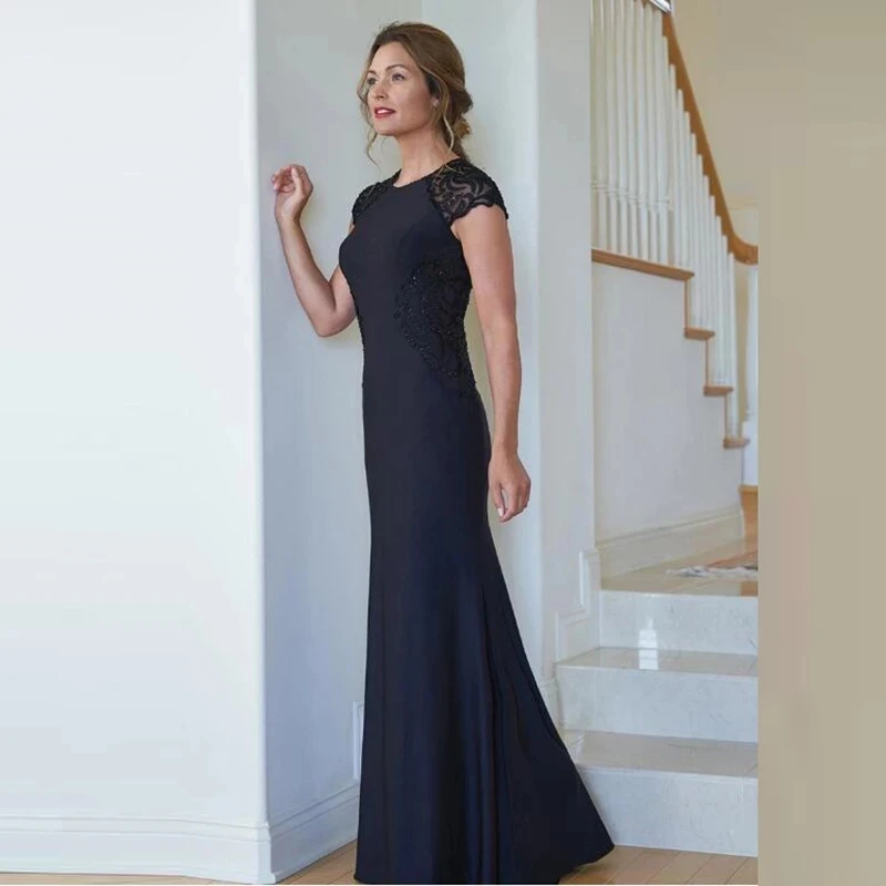 

Женское шифоновое платье с рукавами-крылышками и бусинами