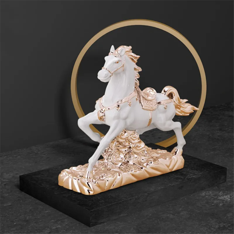 

WU CHEN LONG European Creative Horse Statue Home Decor Art Simple Modern Living Room Office desktop Luxurious Sculpture A3165