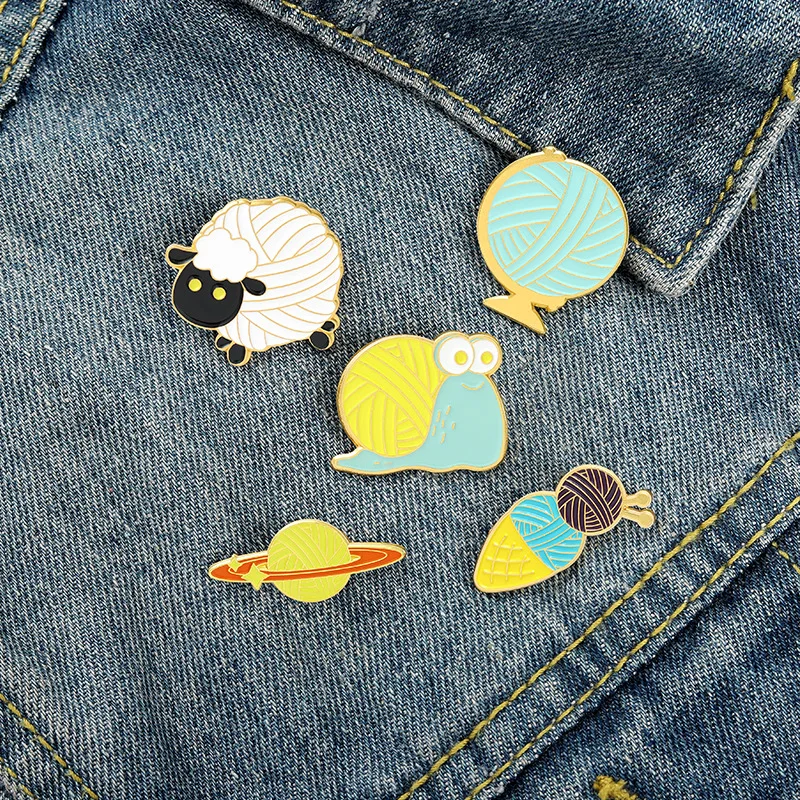 Creative Cartoon Yarn Ball Dolls Enamel Brooch Fun Lamb Snail Planet Badge Pins Collar Backpack Accessories Gifts for friends