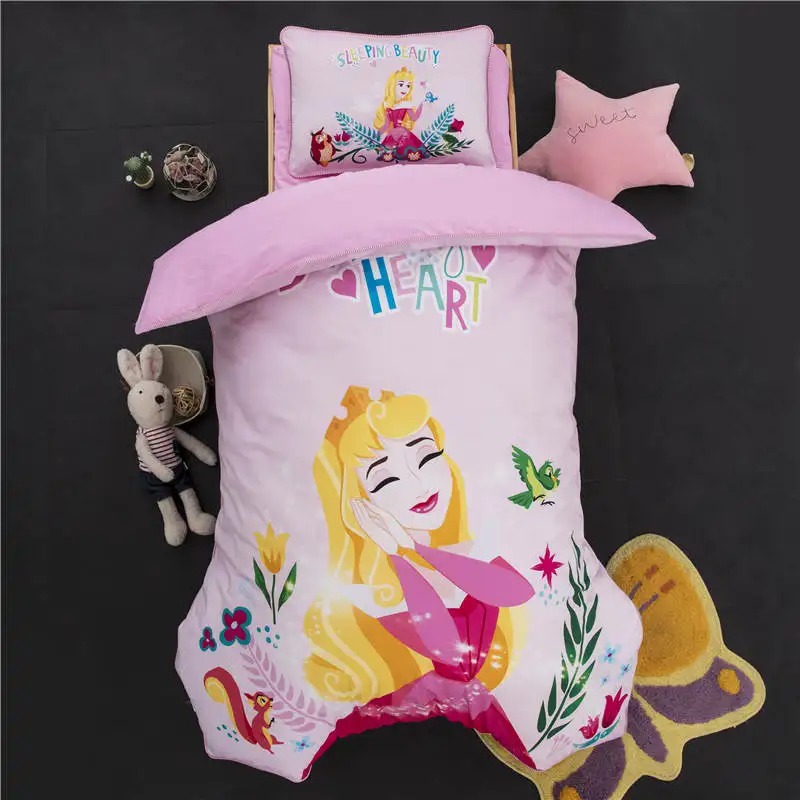 Комплект постельного белья в горошек с Минни Маусом для девочек 120*150 см размер