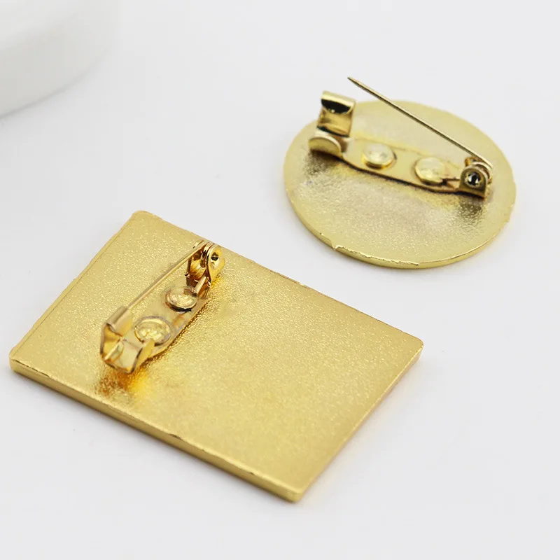 Золотая брошь в стиле аниме Невероятные приключения Джоджо креативная заколка с