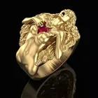 Кольцо мужское, золотое, в форме сердца, с красным камнем