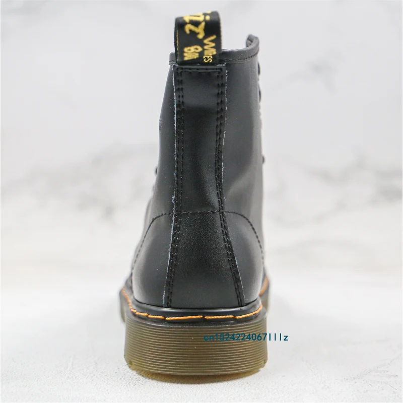 Мужские и женские классические ботинки Dr.Martens ботильоны из гладкой кожи с 8