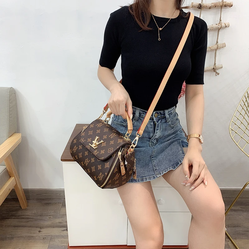 

2021 New Fashion Retro Leather Women's Bucket Shoulder Bag Luxury Brand Portable Messenger Small Bag Cc Sac De Luxe Femme Gg