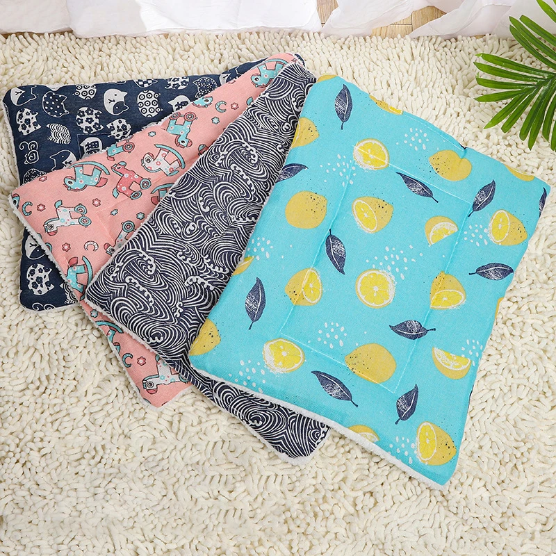 

Pet Dog Mats Dog Beds,Thick Blankets for Pets In Winter,cartoon Kennels for Pets,Warm Sleeping Mats for Dogs with Cotton Quilts