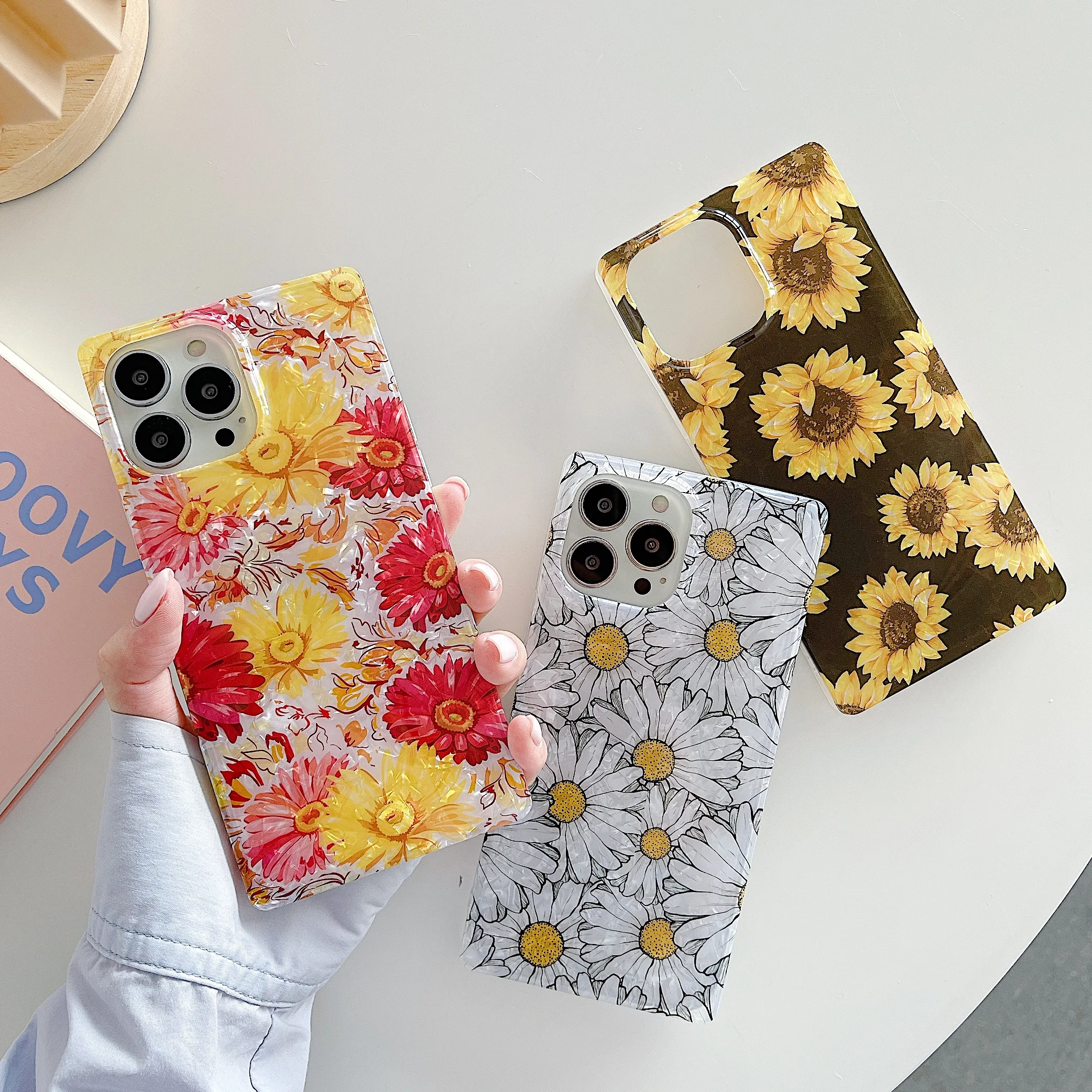 

Luxury Shell Grain Chrysanthemum Sunflower Flowers Design Phone Cover for Iphone 11 12 13 Mini Pro Max 7 8p Xs Xr Phone Cases