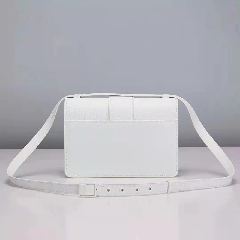 

2021 top leather classic versatile small square bag, available in seven colors