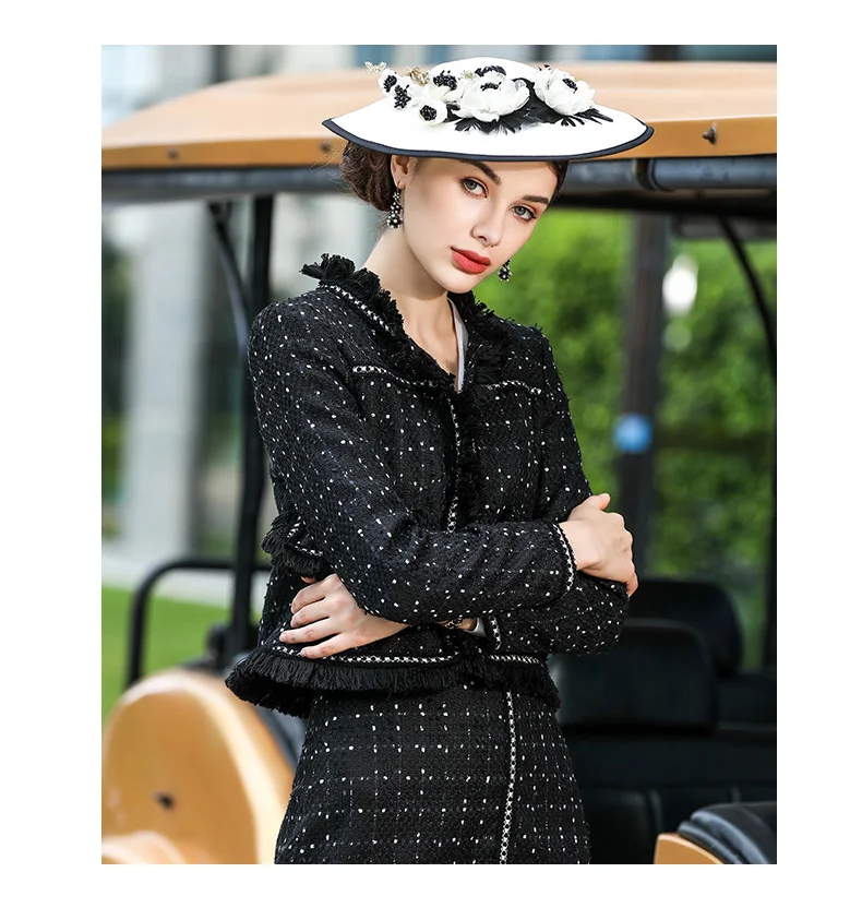 Женский твидовый офисный костюм из двух предметов приталенный клетчатый