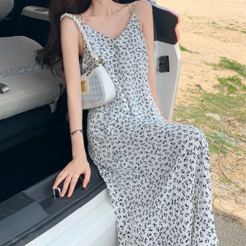 

2021 New Summer Fashion Spaghetti Strap Dress V-neck French Vintage Casual Maxi Print Holiday Female Beach Dress Vestidos Mujer