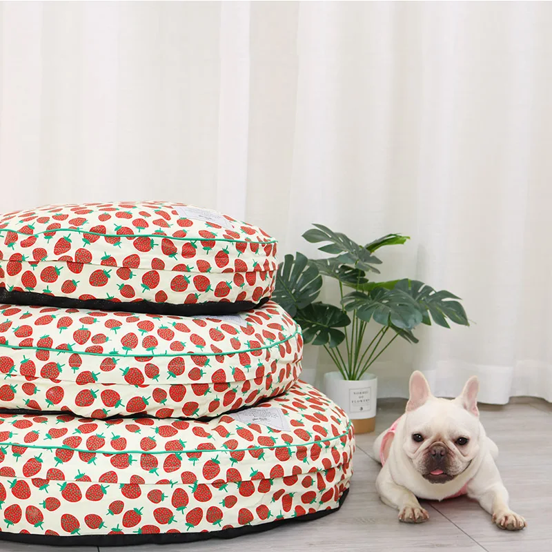 

Cotton Canvas Strawberry Print Pet Nest Warm Winter Round Cartoon Cat and Dog Round Mat Non-slip Breathable Pet Nest Mat