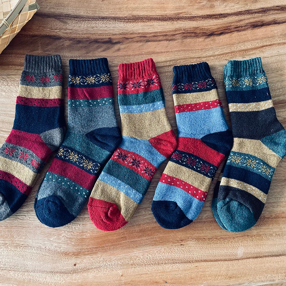 

5Pairs/lot New Witner Thick Warm Wool Women Socks Snow Pattern Vintage Christmas Socks Dropshipping Gift Free size
