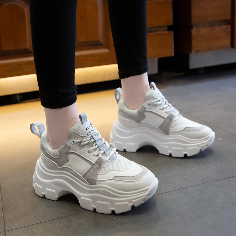 Женские массивные кроссовки Вулканизированная подошва на платформе