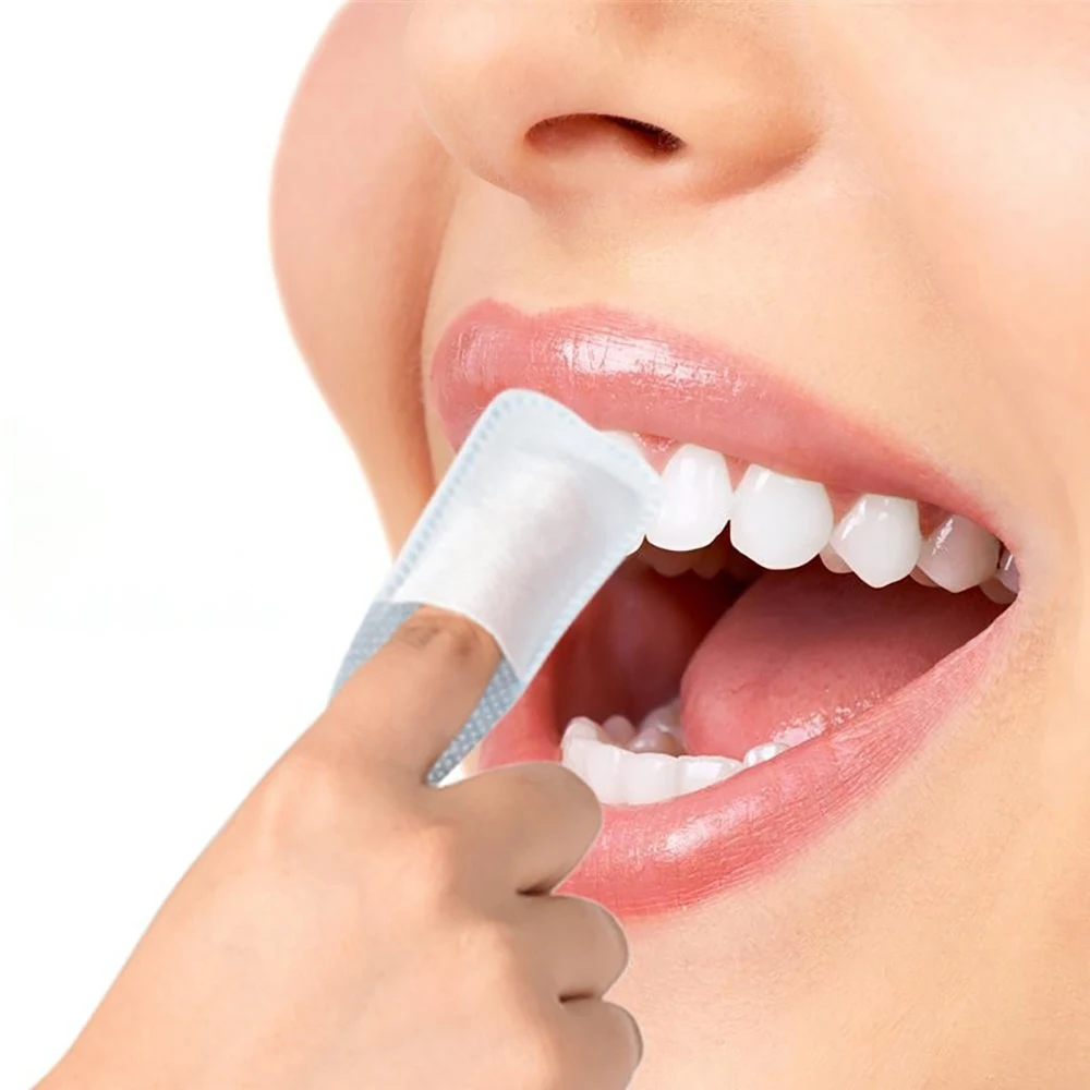 Гигиена полости рта Белые зубные щетки протрите зубную щетку кончик пальца