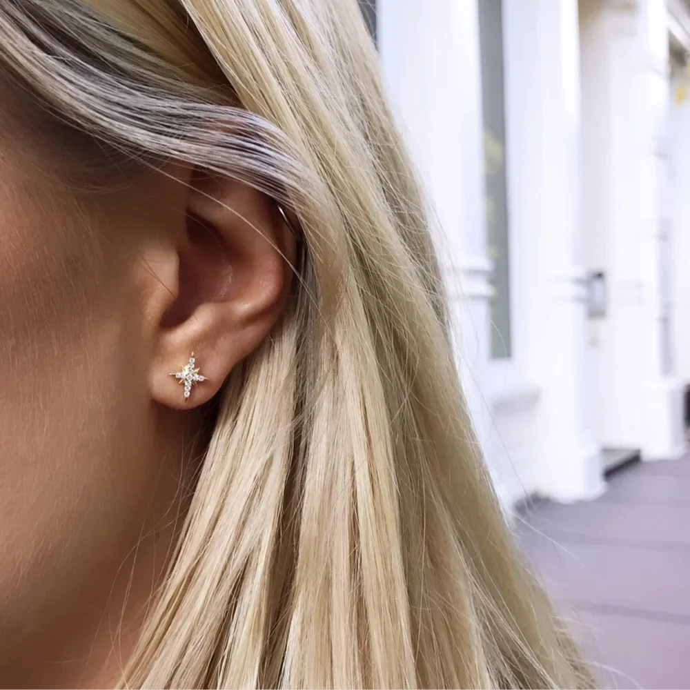 Золотое покрытие Минимальный Нежный CZ вымощенное милые маленькие серьги