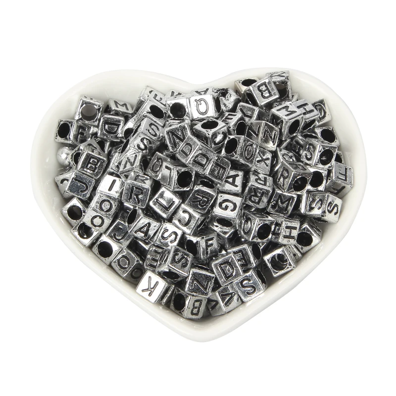 Акриловые бусины с разноцветными буквами 200 шт. 6 мм для ювелирных украшений