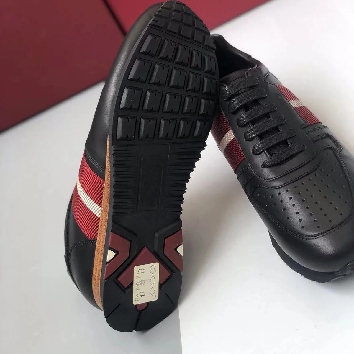 

Luxury Brand Men Casual Shoes Male Designer Leather color matching Sneakers Platform Walking Thick soled shoes White/Black