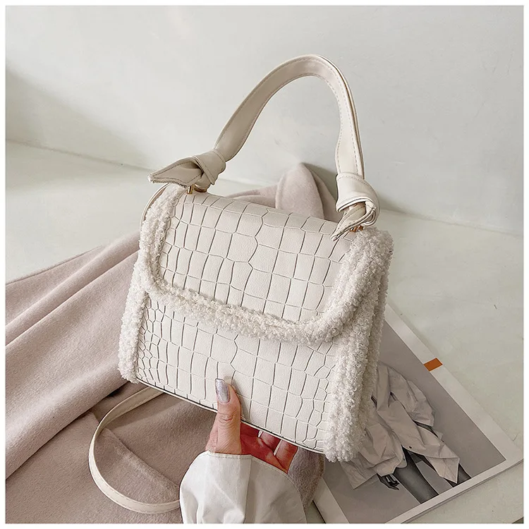

Women 2020 winter new fashion one-shoulder bag web celebrity cross-body chain small square bag