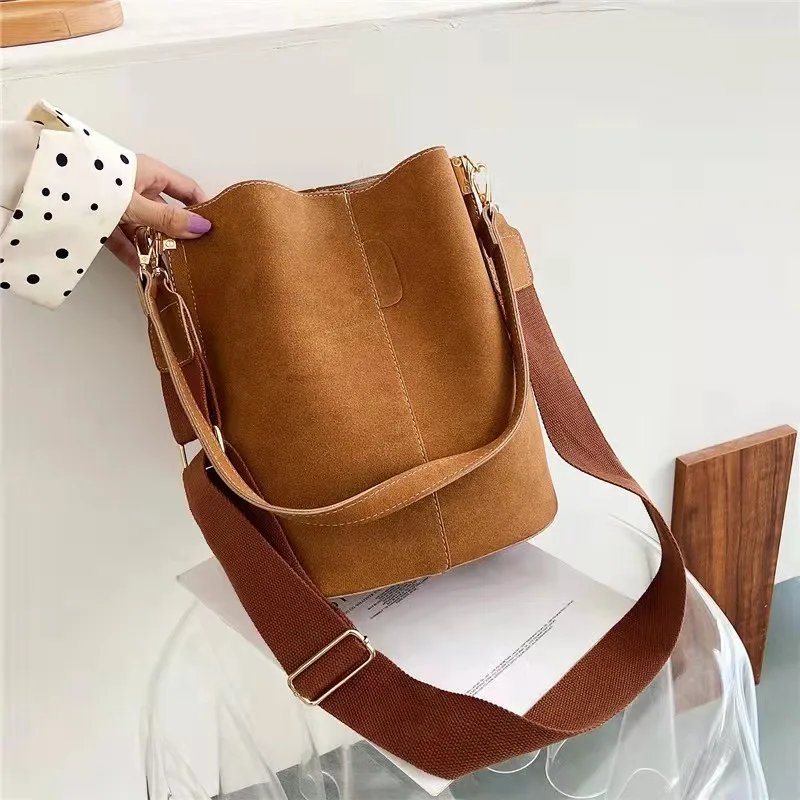 

Vintage Bucket Bag Women Nubuck Leather Shoulder Bag Large Capacity Crossbody Bag 2021 Fashion Lady Handle Bag Wild Bag