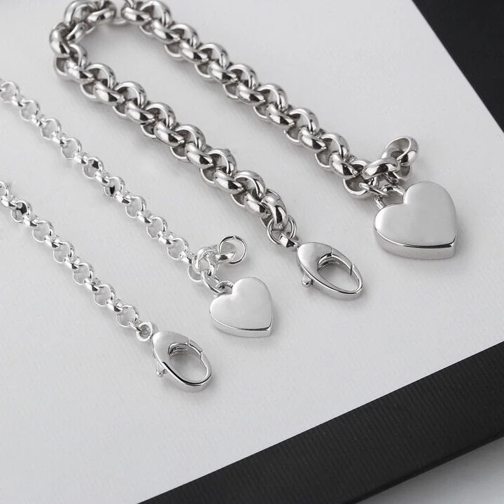 

Luxury brand classic love heart pendant bracelet. S925 sterling silver material. Fashion jewelry couple woman bracelet