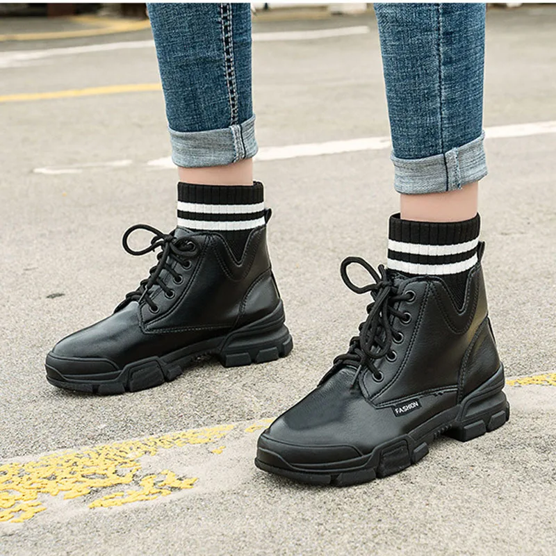 Модные белые ботинки Женские ботильоны на толстой платформе в байкерском стиле