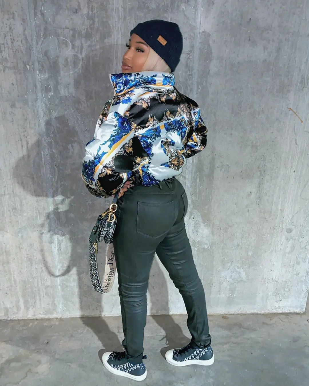 

Winter Fashion Print Short Puffer Jacket Streetwear Long Sleeve Winter Warm Parka Thick Down Cotton Cropped Bubble Bread Coats