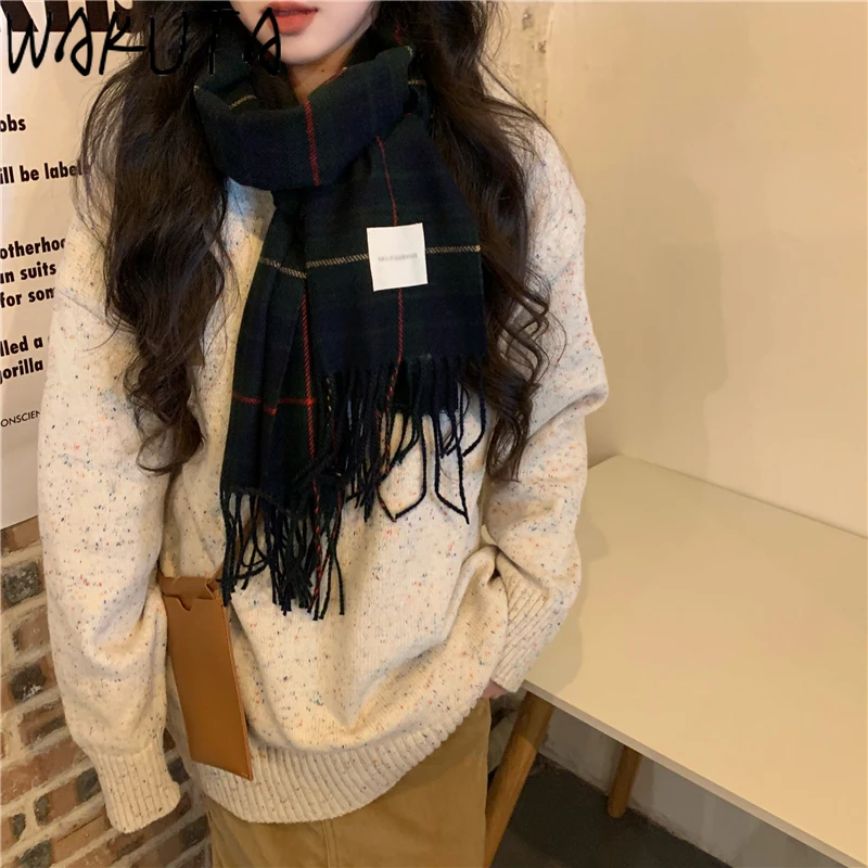 Женский шарф с кисточками и аппликацией WAKUTA осенне-зимний теплый контрастных