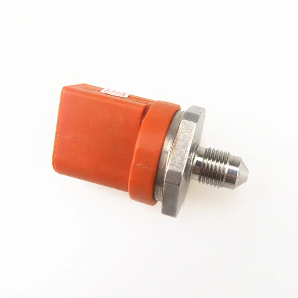 

HONGGE 1Pcs 0261545051 06J906051D Car Fuel Pressure Sensor 06J 906 051D 06J 906 051 D For A3 A4 A5 Golf CC Eos