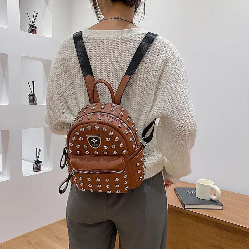 9-дюймовый женский брендовый дизайнерский рюкзак, дорожная сумка из ПУ, универсальная школьная сумка с заклепками для подростков