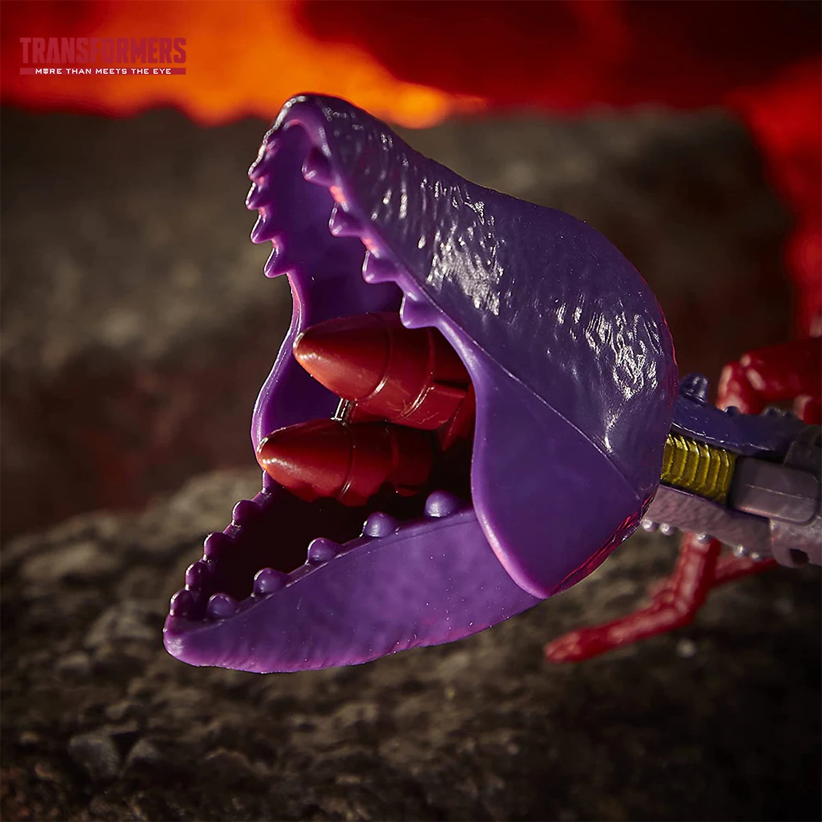 Трансформеры Битва за Кибертрон Королевство Делюкс WFC-K23 Predacon скорпонок