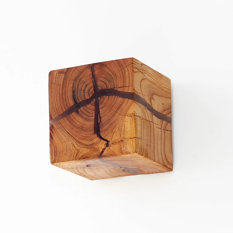 

Creative Crack Wood Wall Lamp Nordic Bedroom Bedside Light Living Room Aisle Homestay Restaurant Resin Decorative Night Sconce