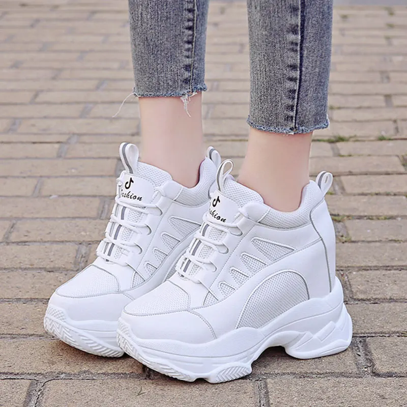 Белые женские Сникеры на платформе Новые повседневные туфли толстой подошве