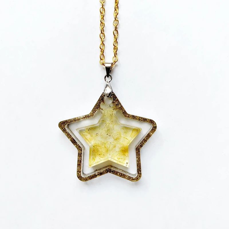 Кварцевая подвеска со звездными кристаллами в виде лимонно-желтых цитринов, украшенная медными чипсами, оргонитовая энергетическая смола, ювелирные принадлежности.
