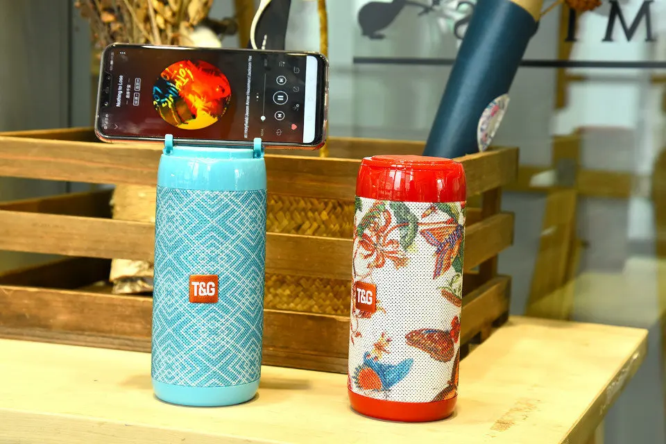 Водонепроницаемый портативный Bluetooth-динамик для открытых пространств, заряжаемый аккумулятором, беспроводной динамик, саундбар, сабвуфер, громкоговоритель, TF MP3, встроенный микрофон.