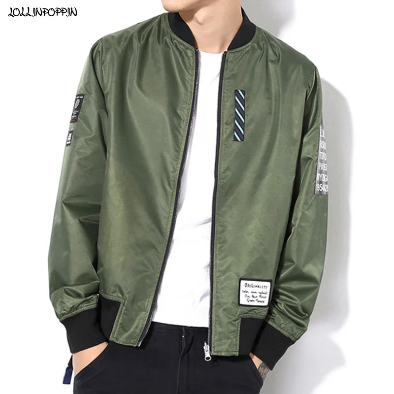 

Reversible Men Army Green Printed Bomber Jacket Stand Collar Varsity Baseball Coat Letters Embellished Autumn Male Outerwear
