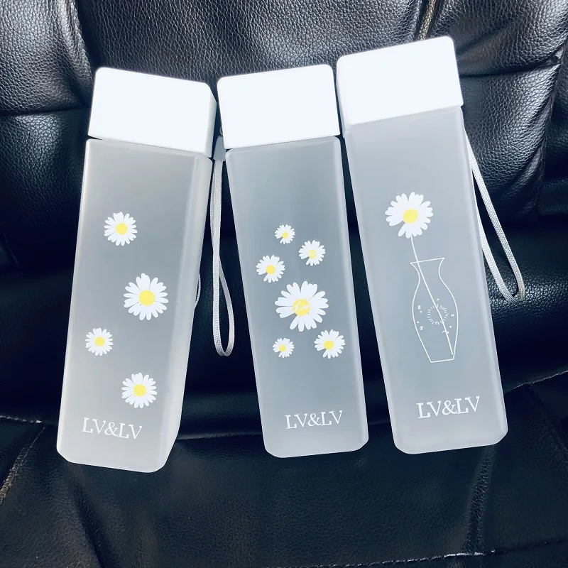 

Daisy Frosted Water Bottle for Girls Kids Free shipping items Plastic Square Water Cup Casual Adult Student Bottles 450ml Kettle
