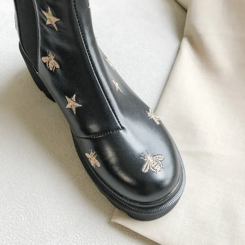 Новинка 2019 г. женские ботинки Челси с вышивкой ботильоны из коровьей кожи на