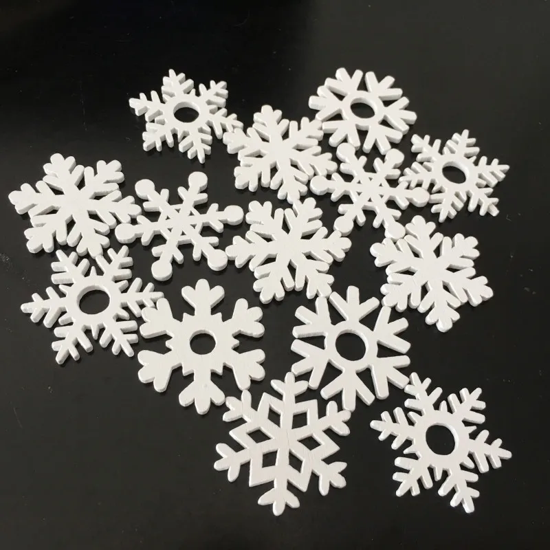 

50pcs Christmas snowflakes Blend Wooden snowflake Red white Party supplies / DIY decoration for parties and festivals