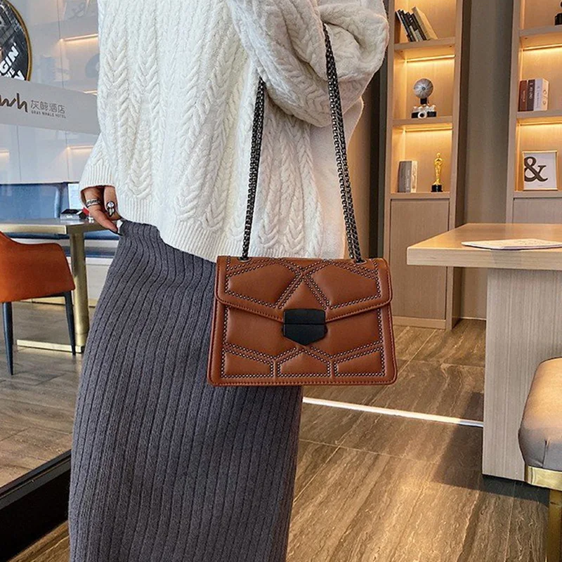 Сумка с заклепками и цепочкой маленькие сумки через плечо для женщин 2020 сумка