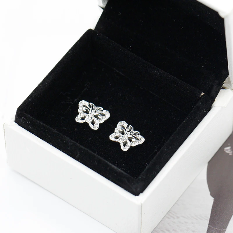 Женское ювелирное изделие из серебра 925 пробы с маленькой бабочкой и