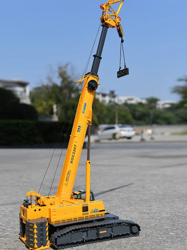 Фото Телескопическая гусеничная модель крана 1:50 XCMG XGC220T, поворотная база кабины №2