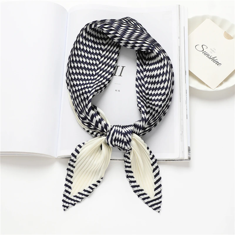 

2021 Vintage Crinkle Print Square Scarf for Hair Silk Shawl Head Wraps Neckerchief Female Headband Foulard Hijab Elegant Bandana