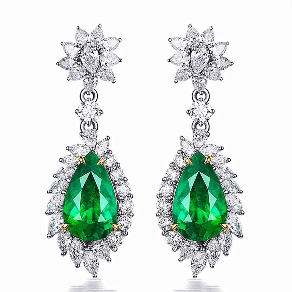 Роскошная женская обувь расшитая зелеными кристаллами изумрудами драгоценными