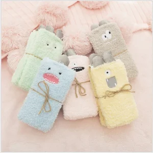 Милые пушистые носки с изображением маленького монстра, женские коралловые бархатные носки средней длины, забавные хлопковые носки для зимы и осени, сохраняют тепло 73