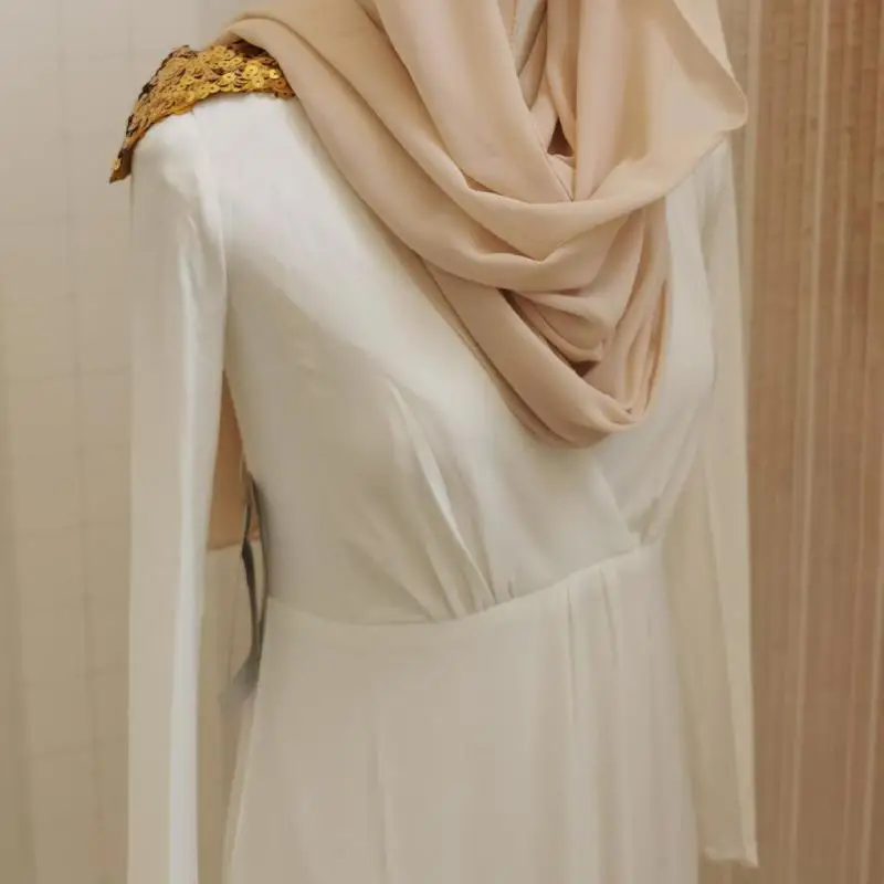 

Fashion Long Arabian White Ethnic Sequined Robe Muslim Plus Size Women's Clothing Arab Women Banquet Dress Without Headscarf