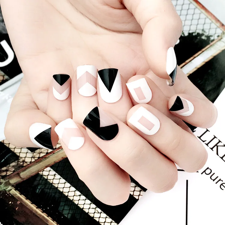 Простые и модные черно-белые треугольные 24 листа/набор искусственные накладные
