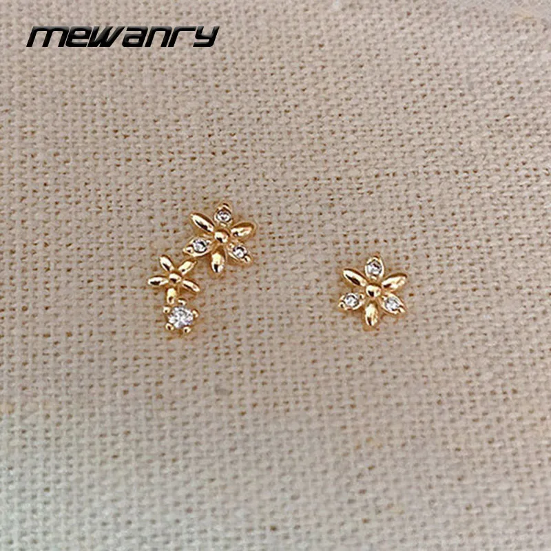 

Mewanry Prevent Allergy 925 Sterling Silver Stud Earrings Fashion Creative Asymmetric Flower Bride Jewelry Party Gifts for Women